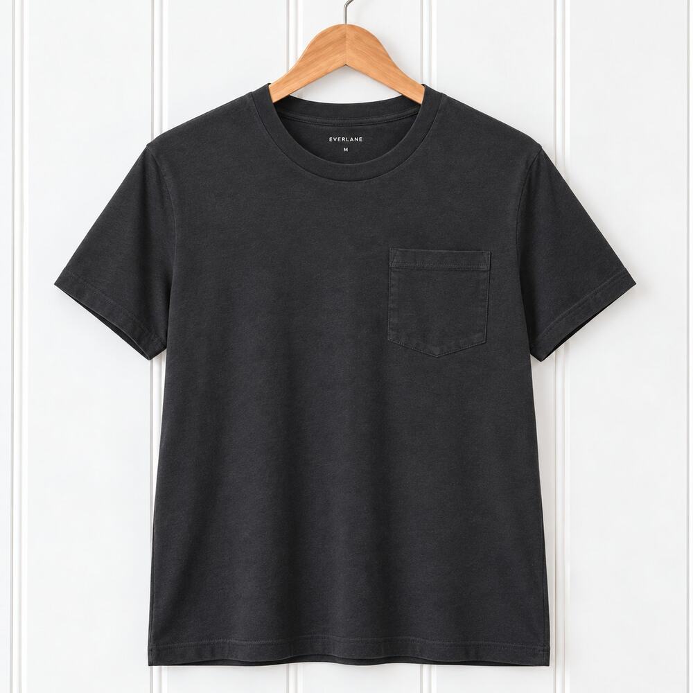 Everlane Organic Cotton Box-Cut Tee M Black Cropped Relaxed Crewneck